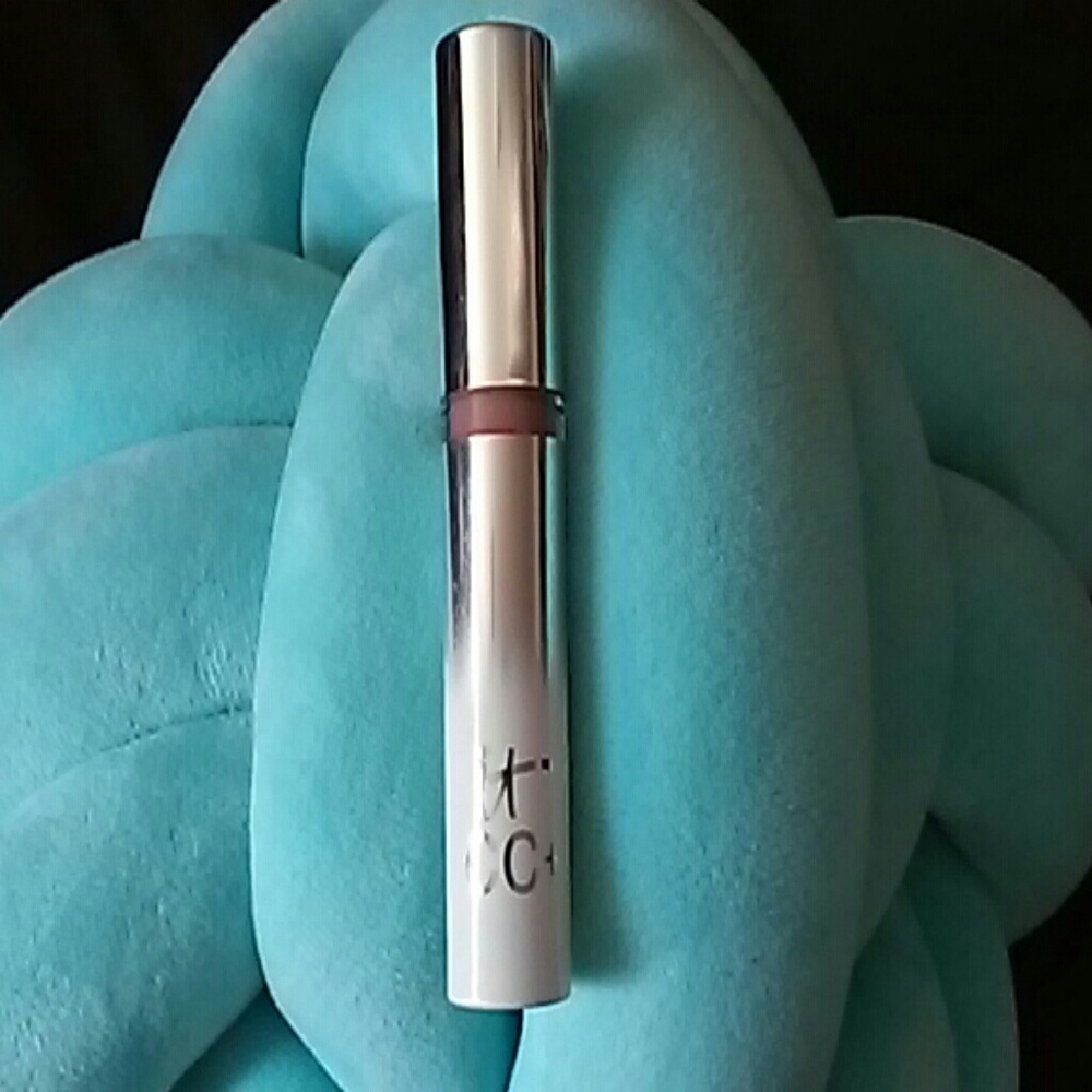 It Cosmetics Lip Serum color Laugh